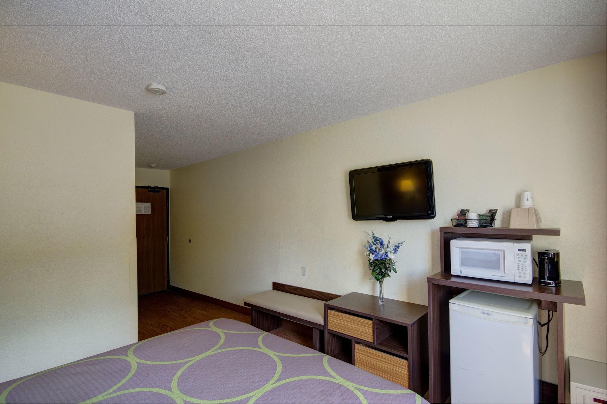 Super 8 By Wyndham Zanesville Εξωτερικό φωτογραφία