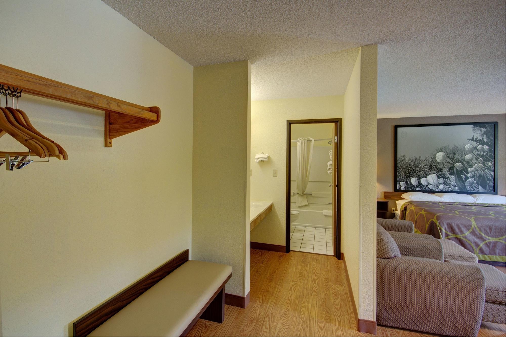 Super 8 By Wyndham Zanesville Εξωτερικό φωτογραφία