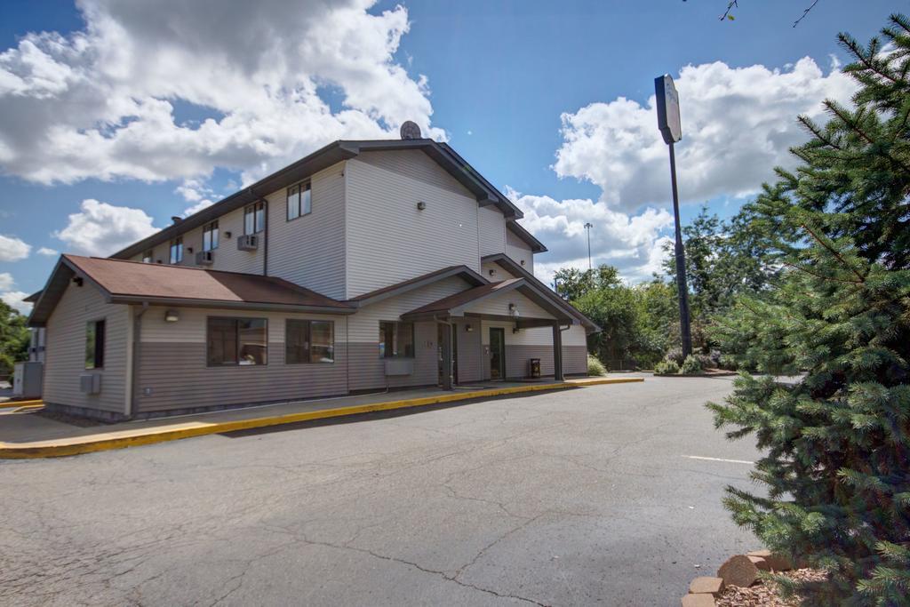 Super 8 By Wyndham Zanesville Εξωτερικό φωτογραφία