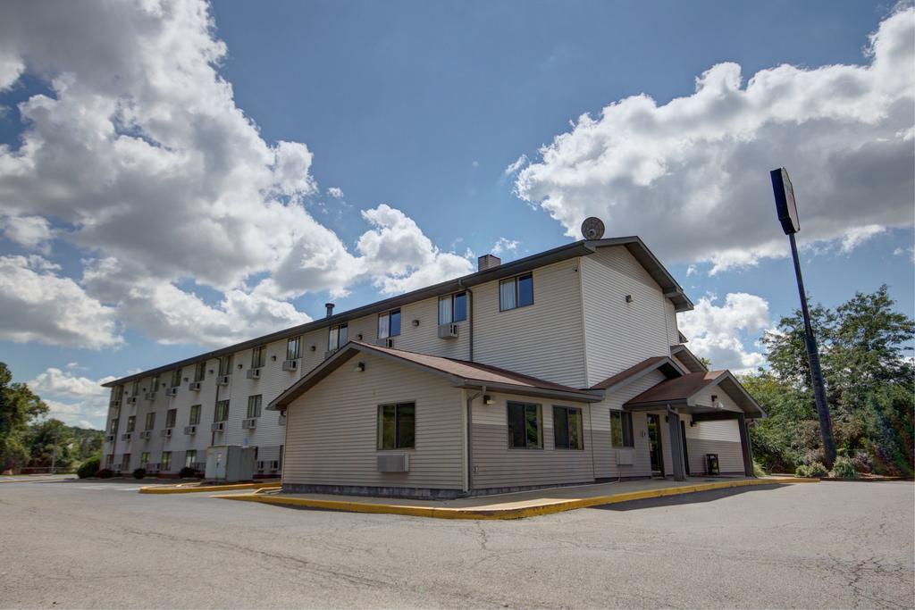 Super 8 By Wyndham Zanesville Εξωτερικό φωτογραφία